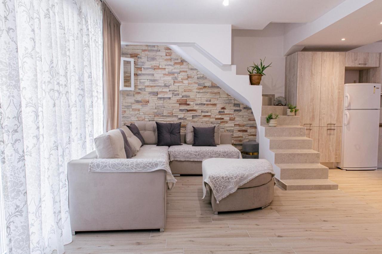 Anastasia'S Apartment Ioannina Bagian luar foto